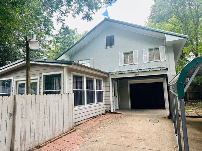 Building Photo - 305 Wigley St