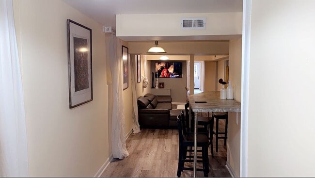 Foto del edificio - 1624 S Throop St