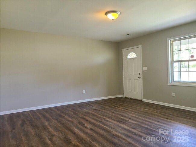 Foto del edificio - 8149 Westbourne Dr
