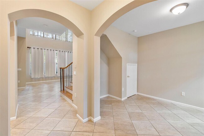 Building Photo - 6365 Bella Cir