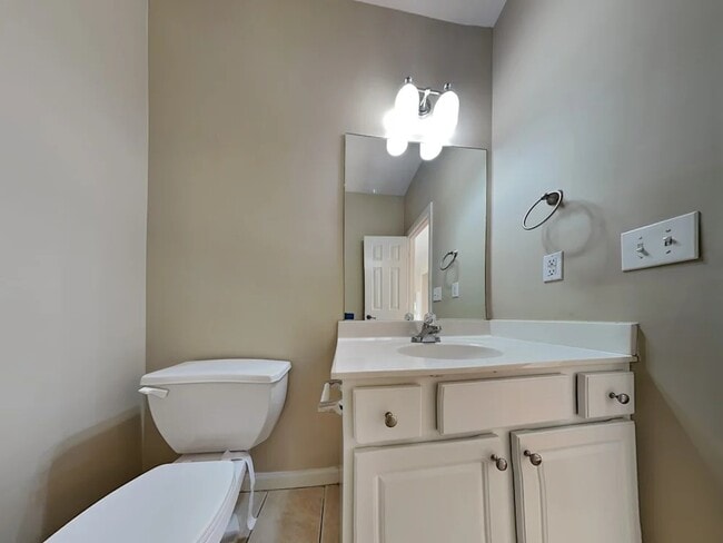 Photo - 64 Kenyon St SE House