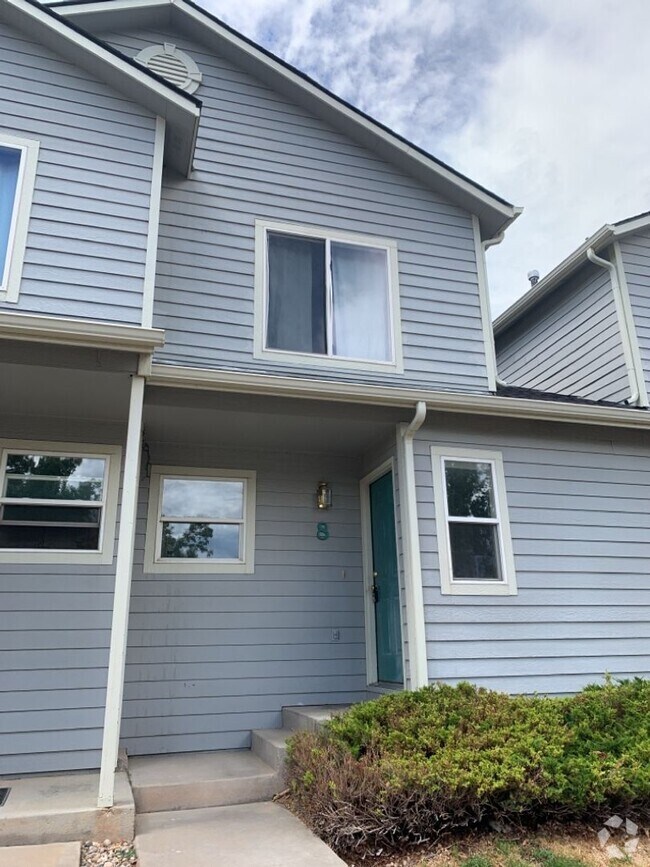 Building Photo - 2950 Neil Dr