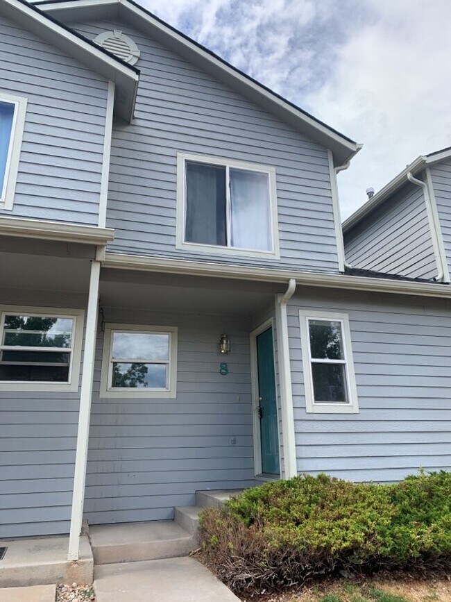 Building Photo - 2950 Neil Dr