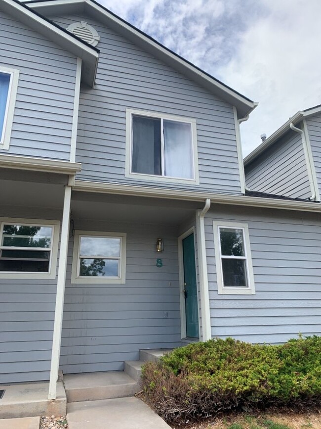 Building Photo - 2950 Neil Dr