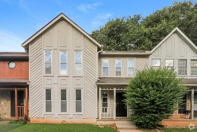 Building Photo - 789 Heritage Oaks Dr
