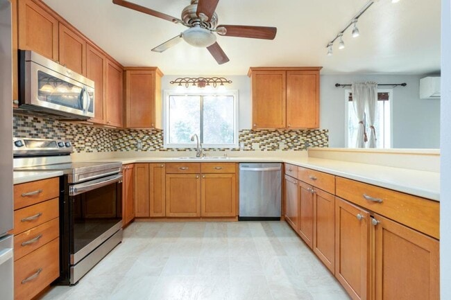 Building Photo - 91-1048 Panapanapuhi St