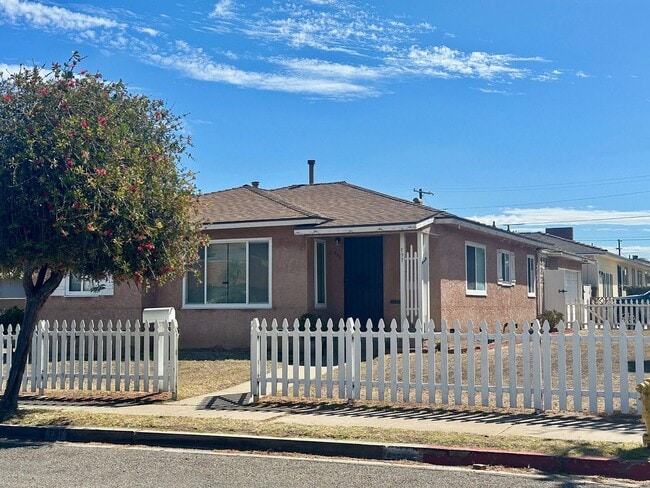Building Photo - Large home in West Chula Vista