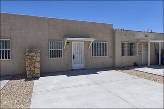 Building Photo - 4626 Maxwell Ave