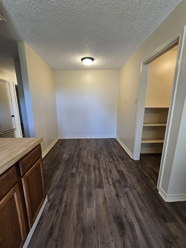 Foto del edificio - 6841 Brown St