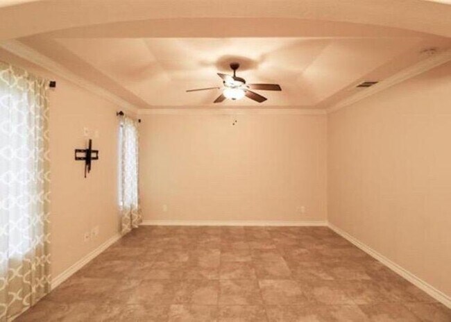 Building Photo - 420 Sabal Loop