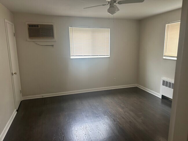 Foto del edificio - 2739 Powell Dr