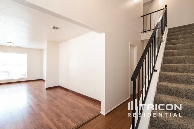 Building Photo - 16923 Summer Dawn Pl