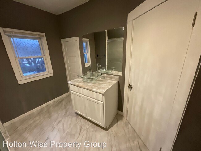 Foto del edificio - 3 br, 1 bath House - 207 West 25th Street