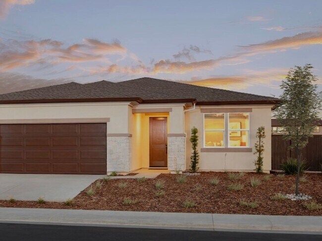 Building Photo - 4 Bedroom Single Family Home in Sacramento
