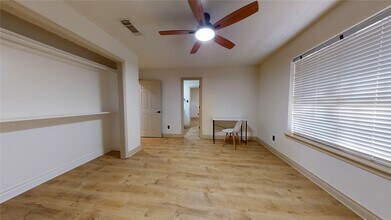 Building Photo - 22010 Rockchester Dr