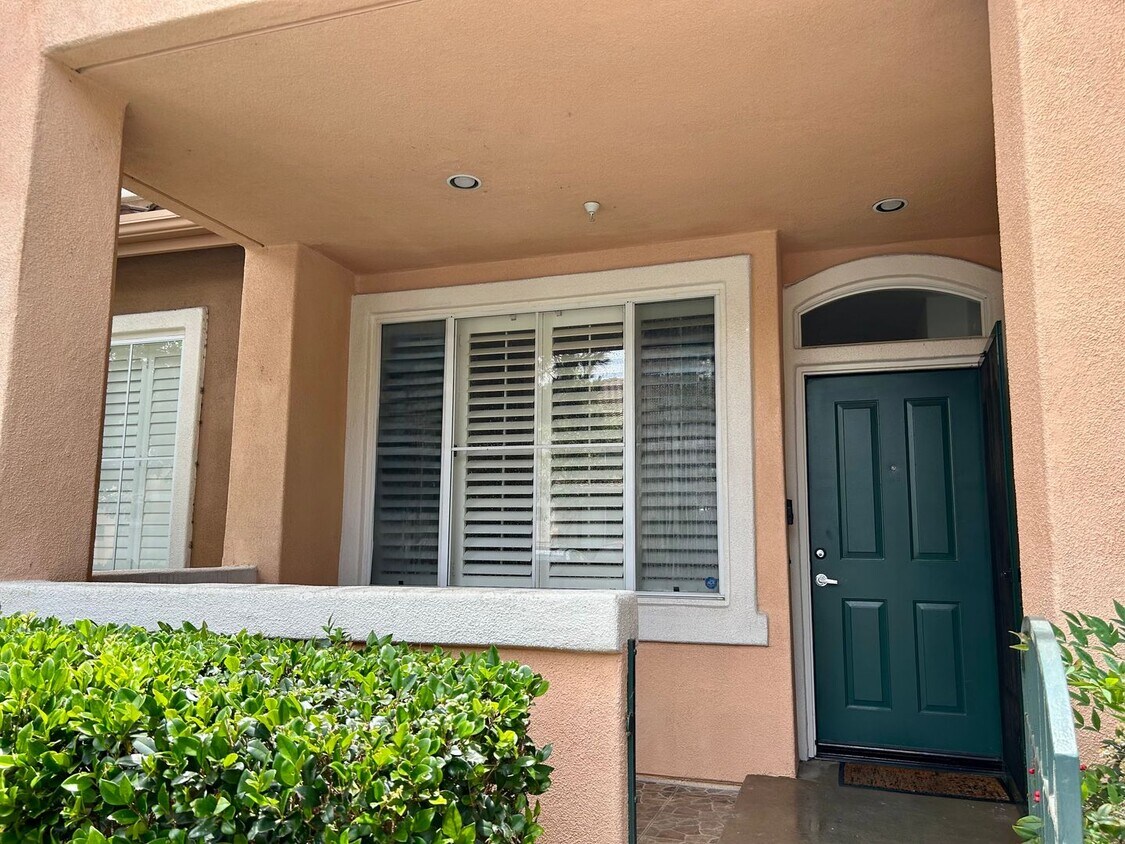 Foto principal - One Bedroom, One Bathroom Irvine Condominu...