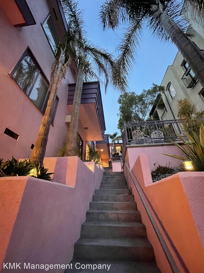 Building Photo - 1 br, 1 bath Apartment - 1408 S Beverly Gl...