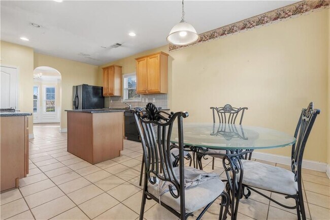 Building Photo - 820 Kaitlyn Dr