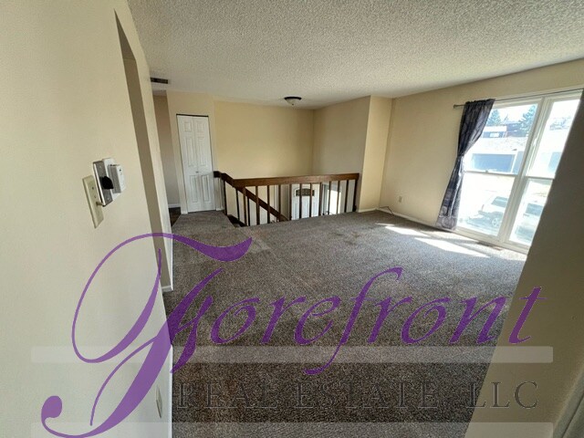 Foto del edificio - 2202 S Fairdale Ave