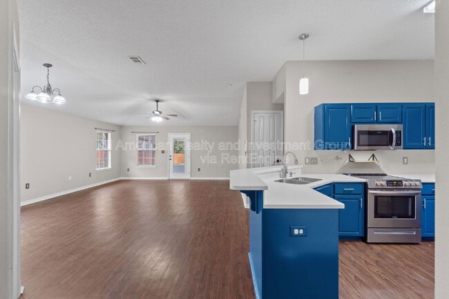 Building Photo - 917 Lajolla Ln