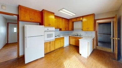 Building Photo - 1727 Assumption Dr