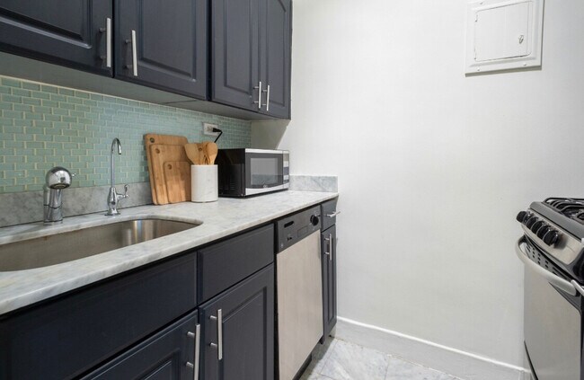 Foto del edificio - 230 E 10th St