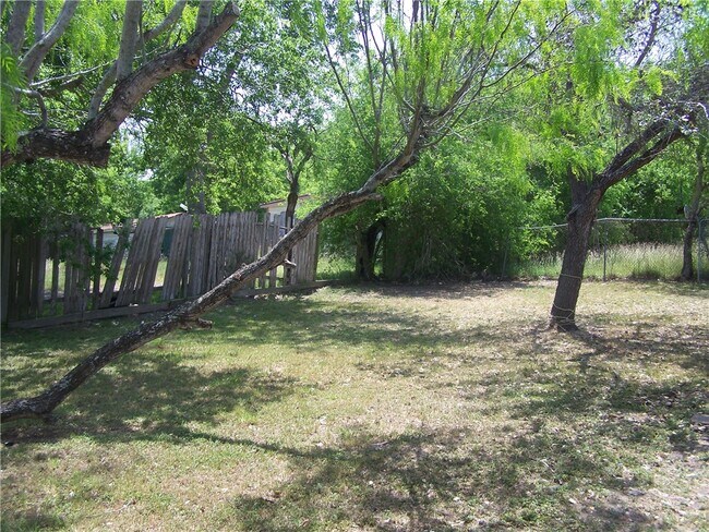 Foto del edificio - 5217 Williams Dr