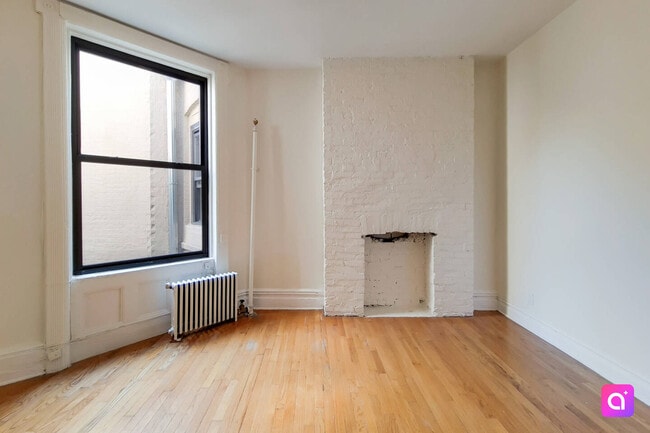 Building Photo - 211 W 80th St