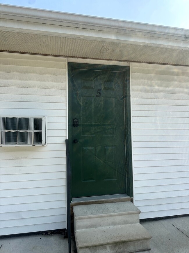 Building Photo - 25731 W Bridge St