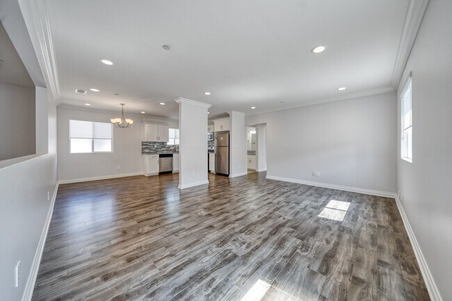 Building Photo - 4829 W 17th St