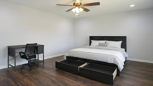 Building Photo - 3834 Cambridge St