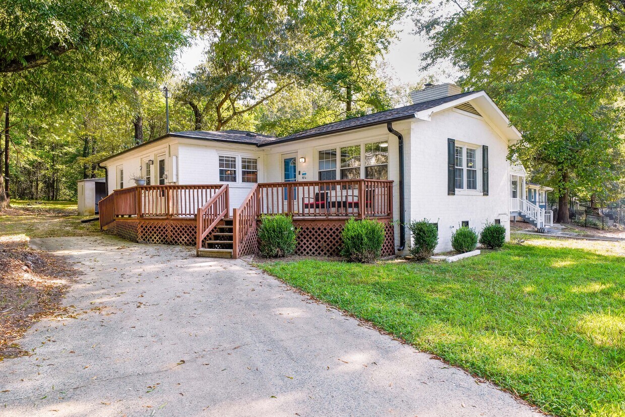 Foto del edificio - 185 Lawndale Ave