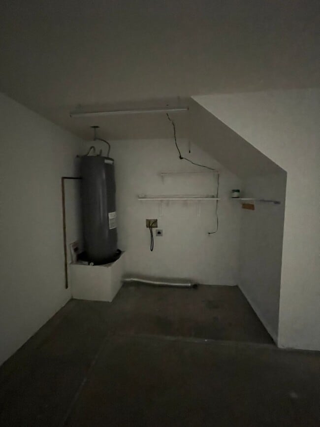 Building Photo - Charming 1 bedroom 1 bath - Apartment Near Casinos with Attached Garage