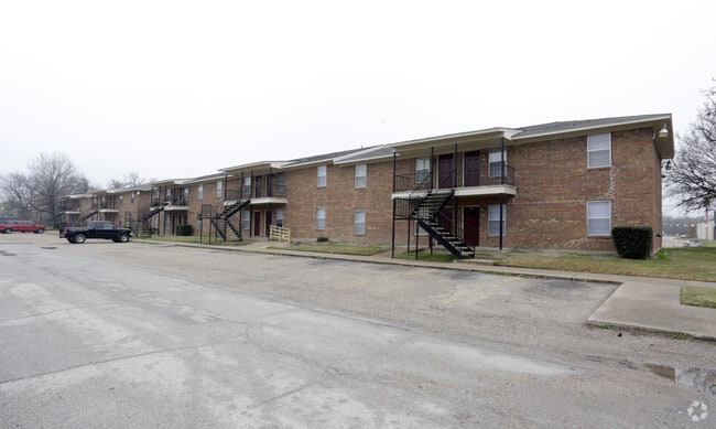 Building Photo - Sunset Place