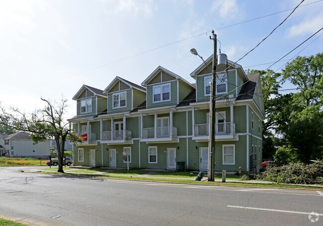Building Photo - 725, 727, 729, 731