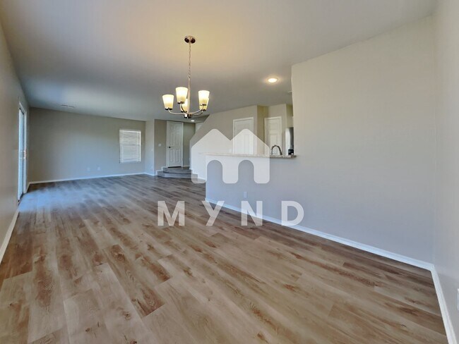 Building Photo - 11802 W Laurel Ln