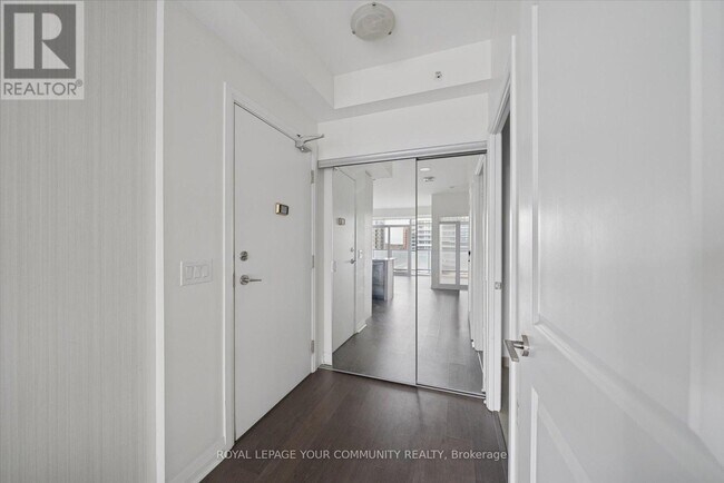 Photo du bâtiment - 55 Oneida Crescent