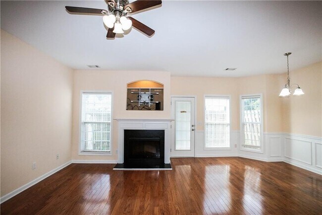 Building Photo - 3801 Thayer Trace