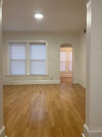 Building Photo - 4325 N Kimball Ave