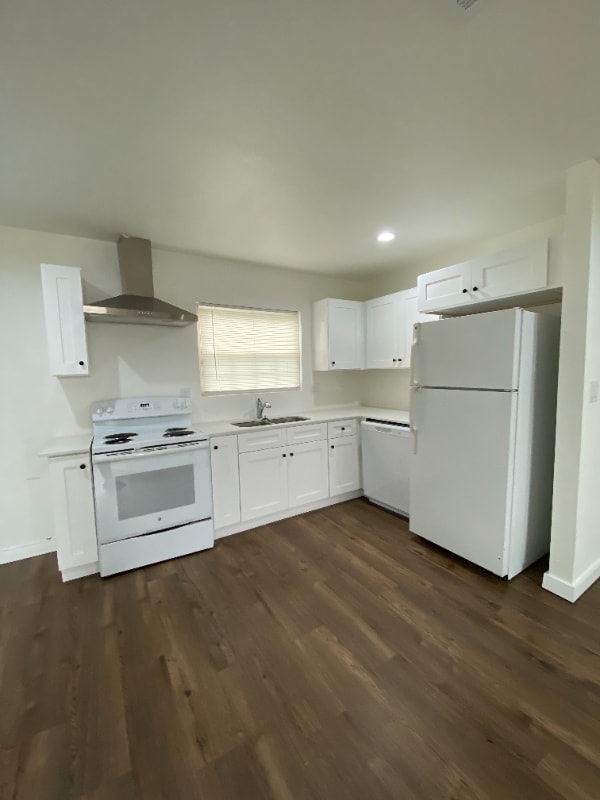 Foto del edificio - 417 Jasmine Ln