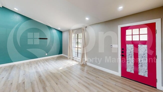 Foto del edificio - 1313 Milford Dr
