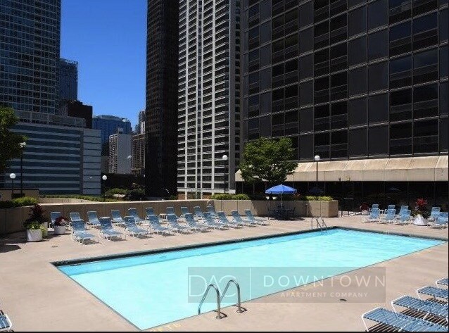 Foto del edificio - 300 E Ohio St