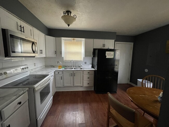 Photo - 260 N Tacoma Ave (Indianapolis, IN) Apartment