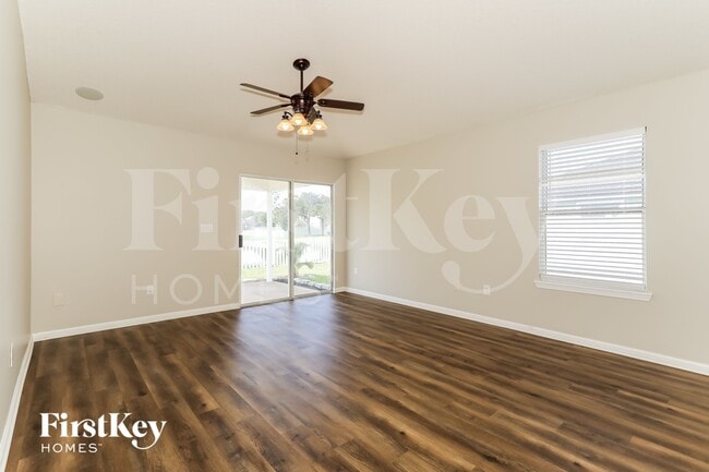 Foto del edificio - 9146 Jennifer Ln