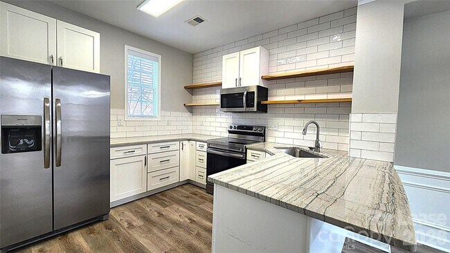 Building Photo - 144 Marketplace Ave