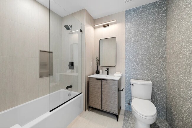 Foto del edificio - 77-63 Vleigh Pl