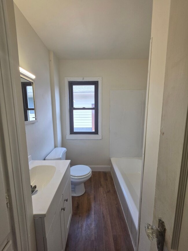 Building Photo - 2 Bedroom 1 Bath 44314