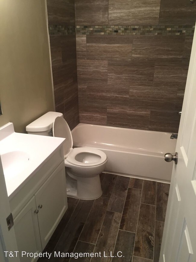 Foto del edificio - 2826-2826 Euclid Ave