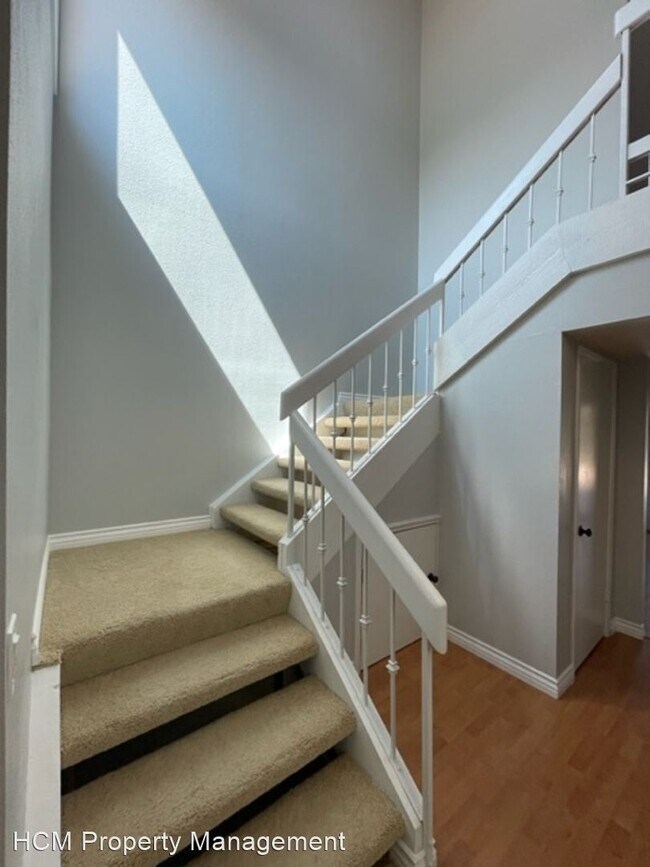 Building Photo - 4 br, 2.5 bath House - 1761 E Warrenton Ave