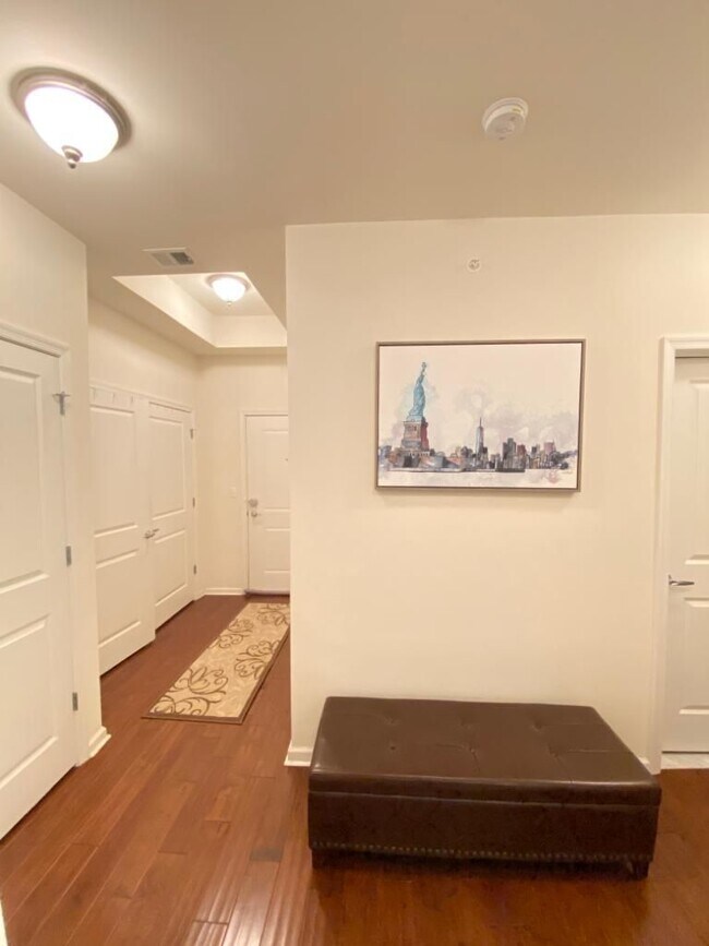 Building Photo - 748 Strassle Wy